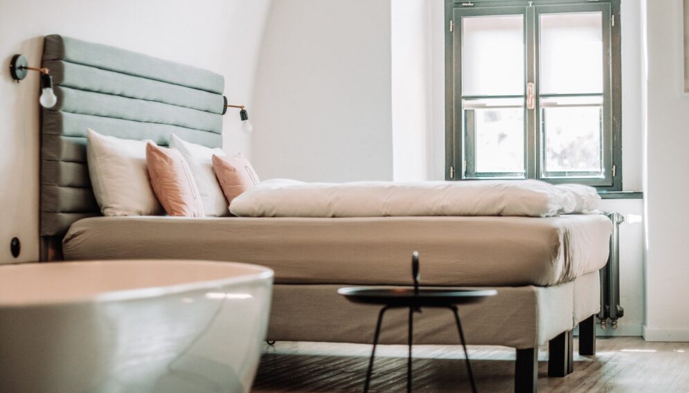 The interior of the 3475656 1920 01