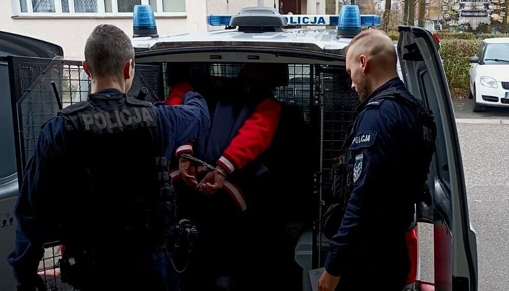 Włamanie do komisu samochodowego