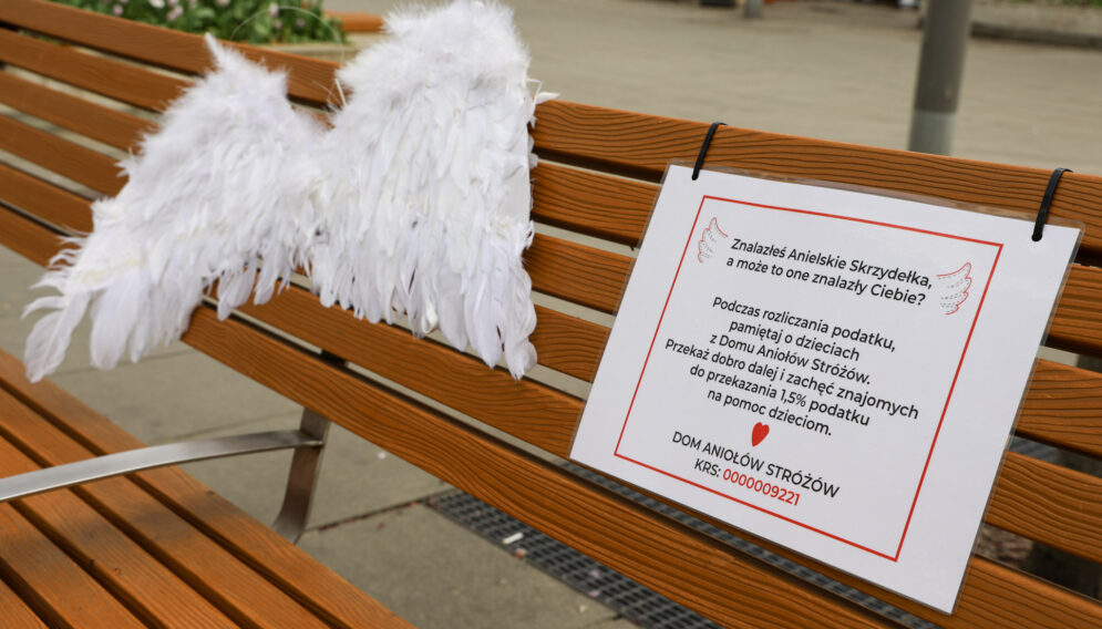 Ławki ze skrzydlami w katowicach