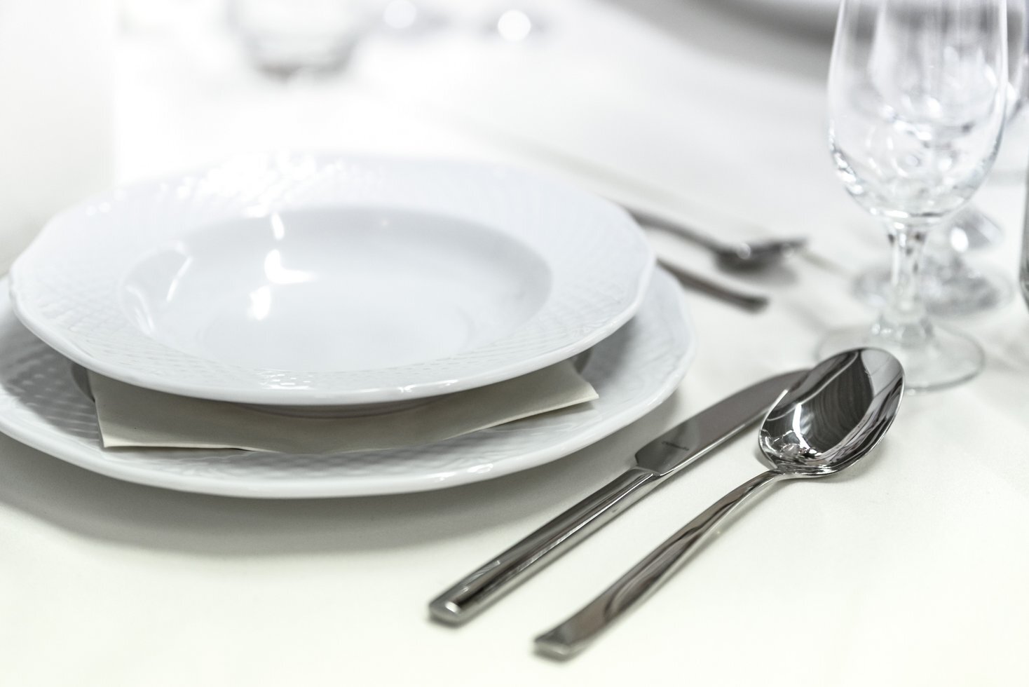 Arrangement blur clear cutlery 291767