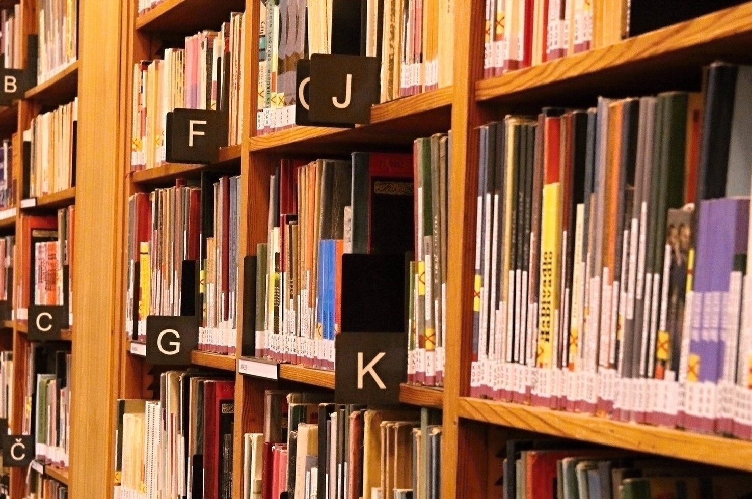 Books 2253569 1920