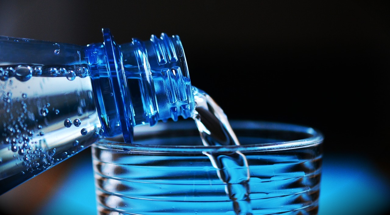 Bottle 2032980 1280