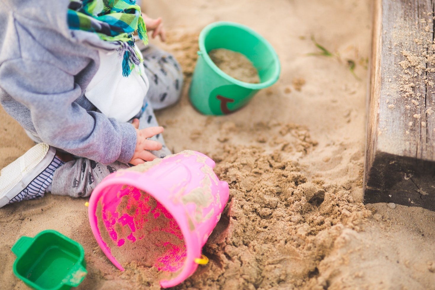 Boy bucket child 6459