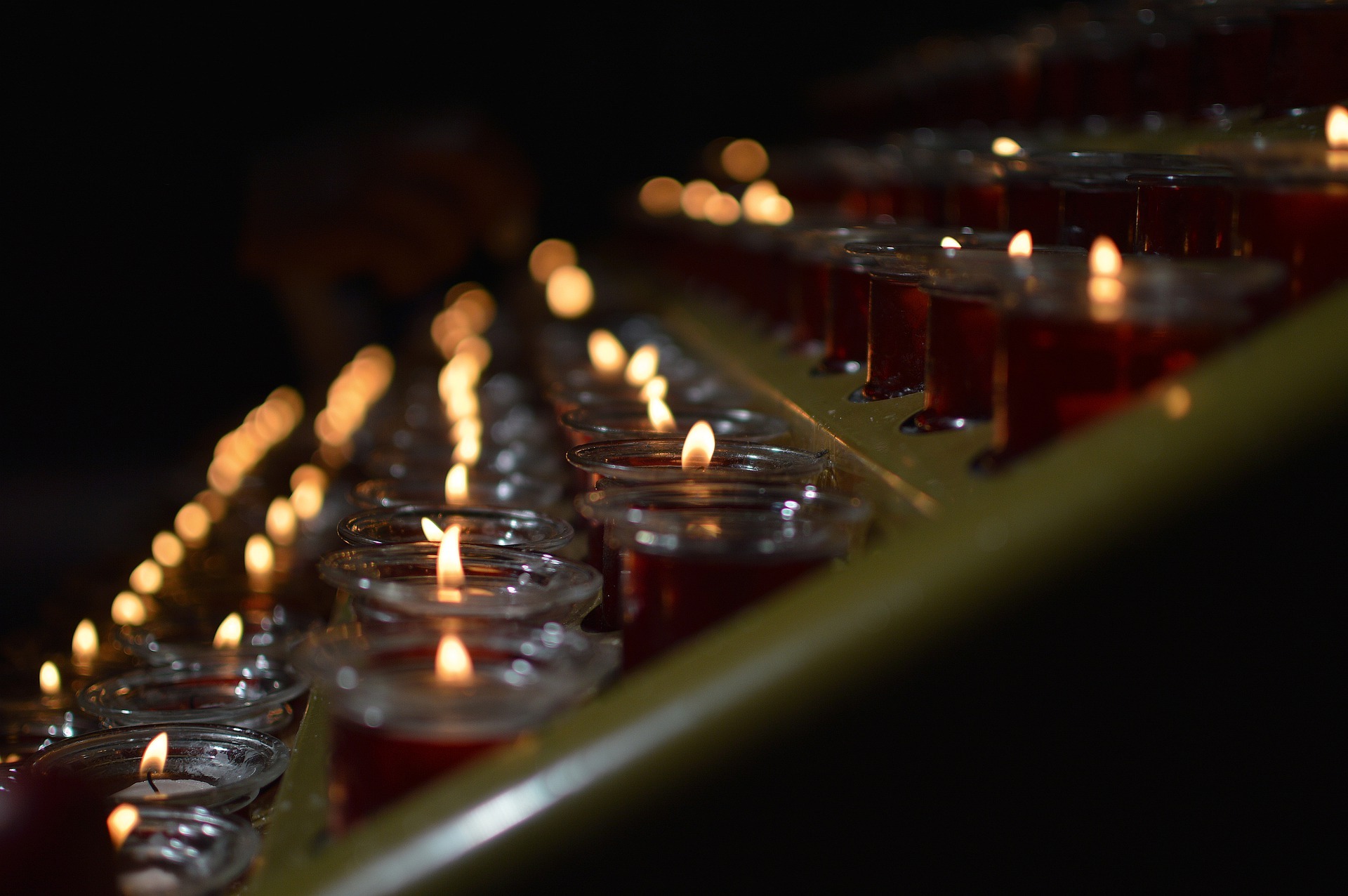 Candles 4660084 1920