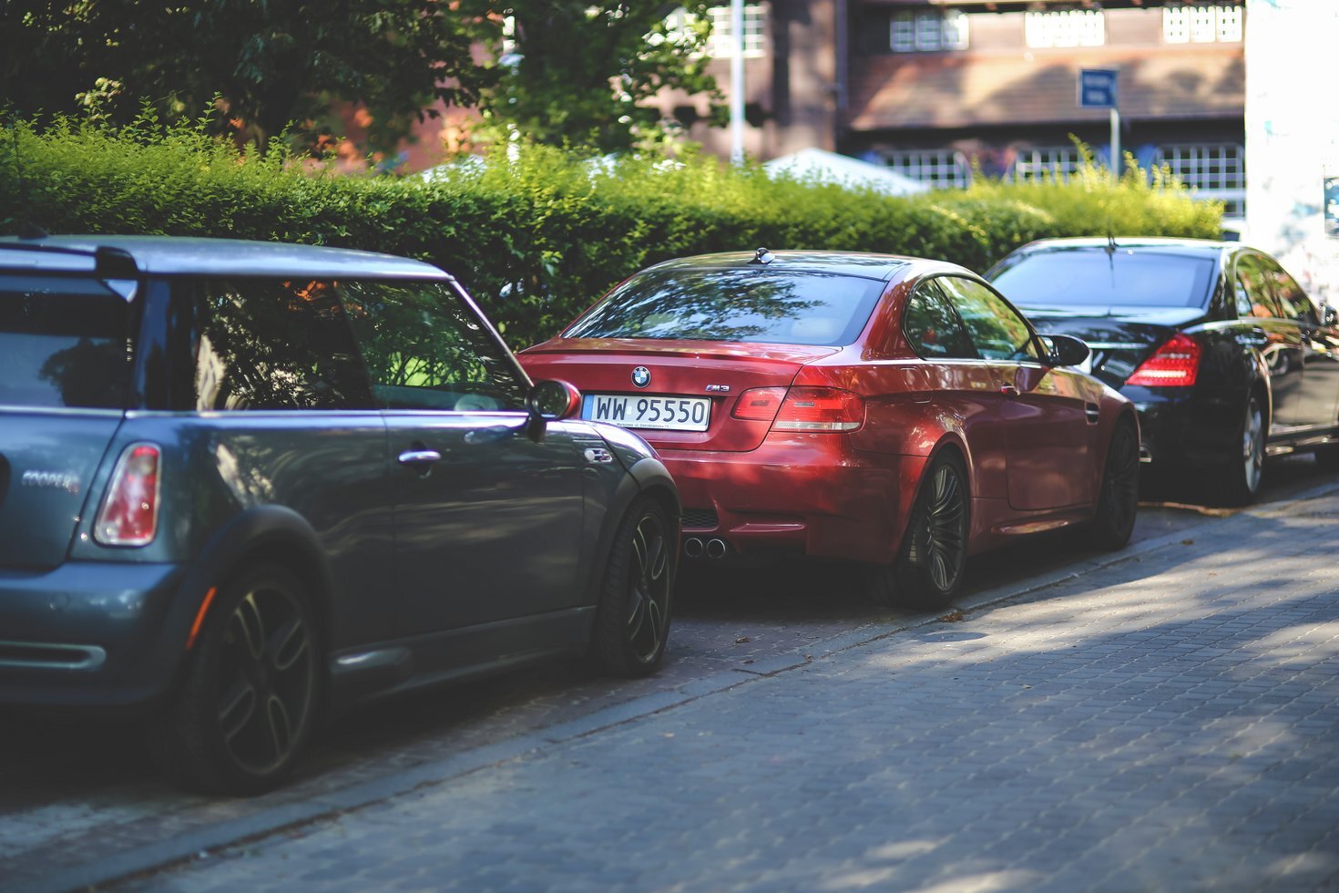 Cars parked along way 6147