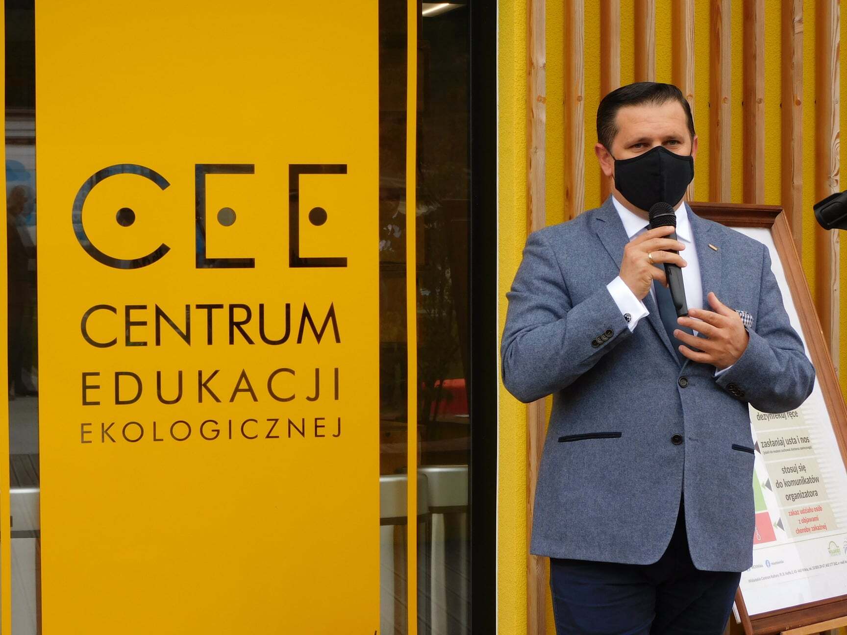 Ce2