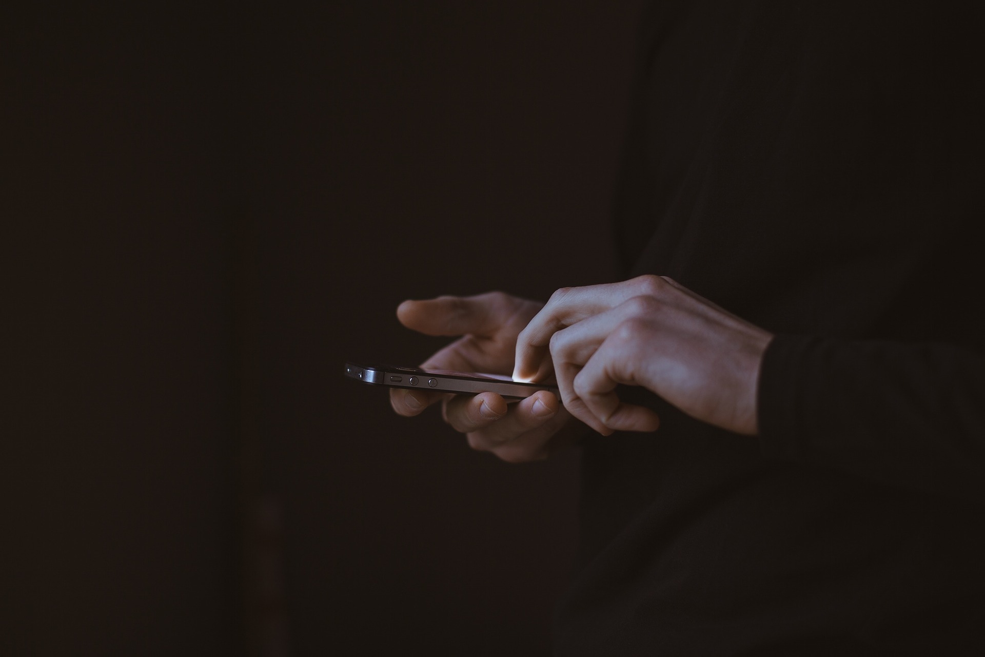 Cell phone 690192 1920