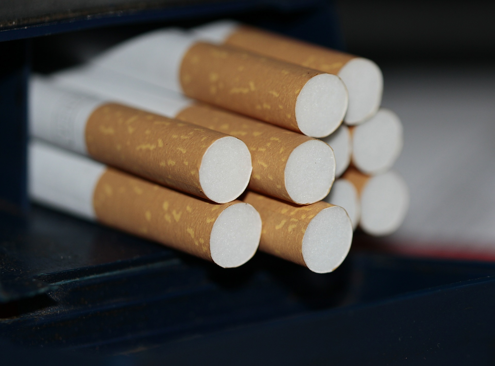 Cigarettes 383327 1920