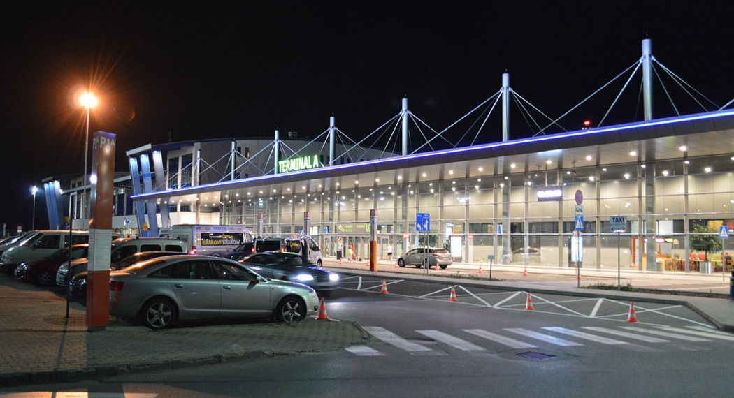 Csm 1280px Pyrzowice Katowice Airport noc af84bd5986