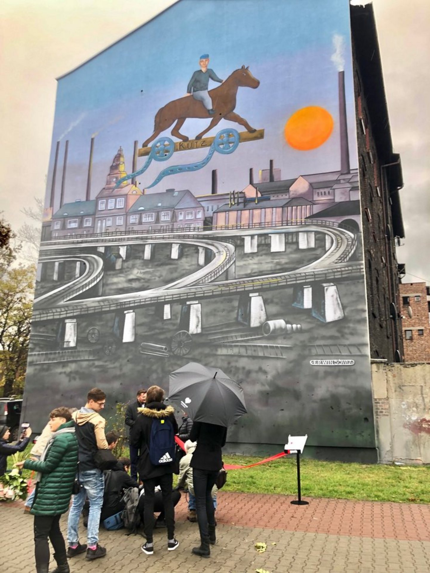 Csm E Ih J5 Ey Ww AAR Mtv jpg large dfc83defdb