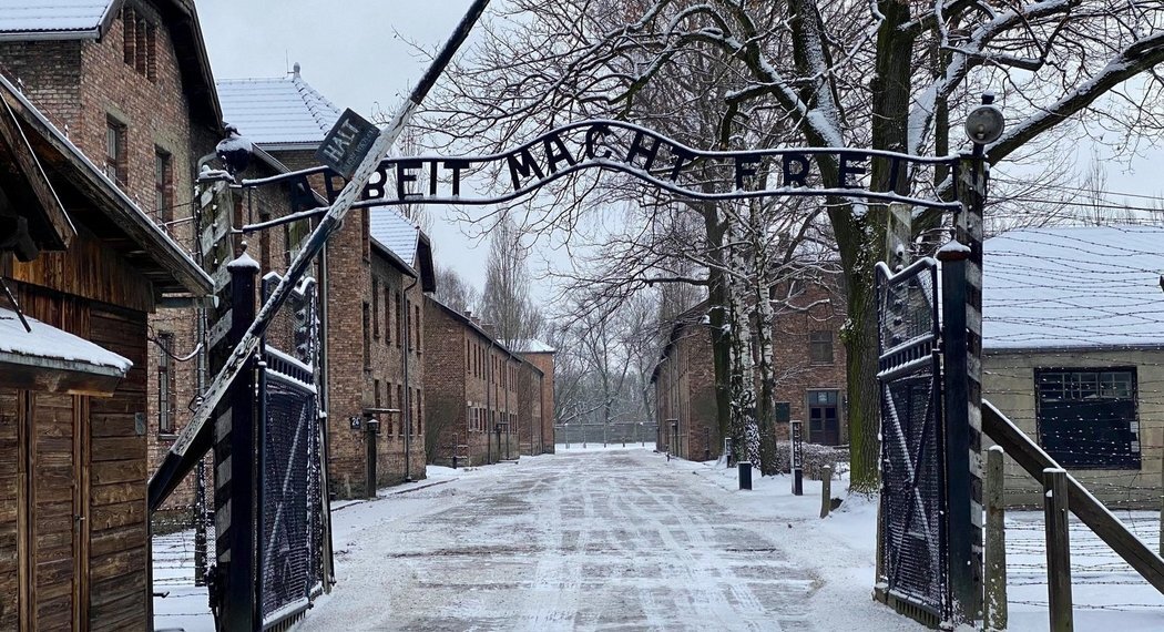 Csm Muzeum auschwitz c32cb9222c