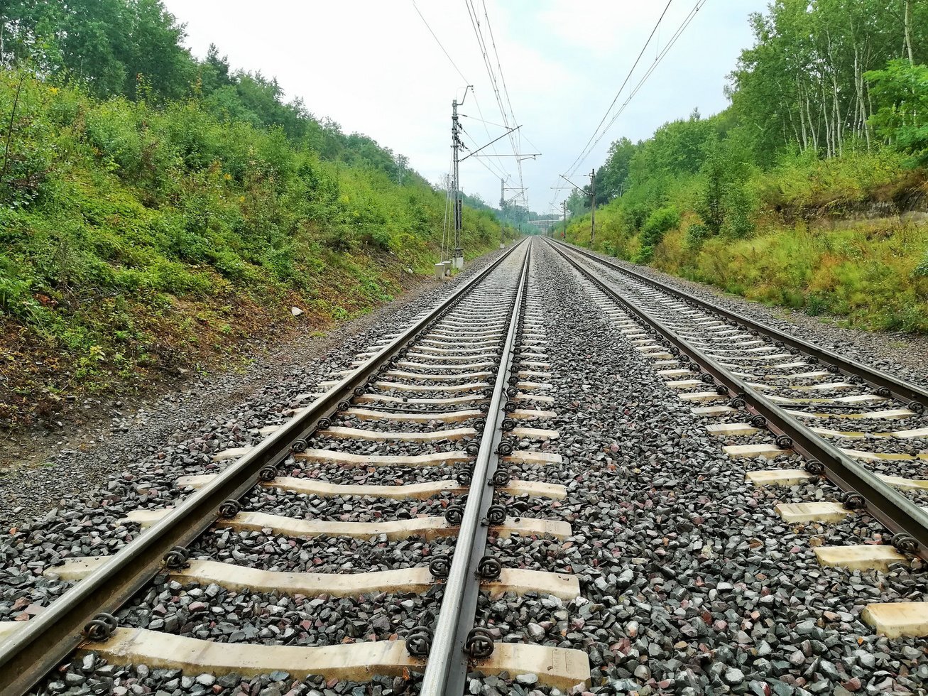 Csm Zdjecie przedstawia zmodernizowane tory miedzy stacjami Bydgoszcz Emilianowo i Bydgoszcz Lesna febfd311bf
