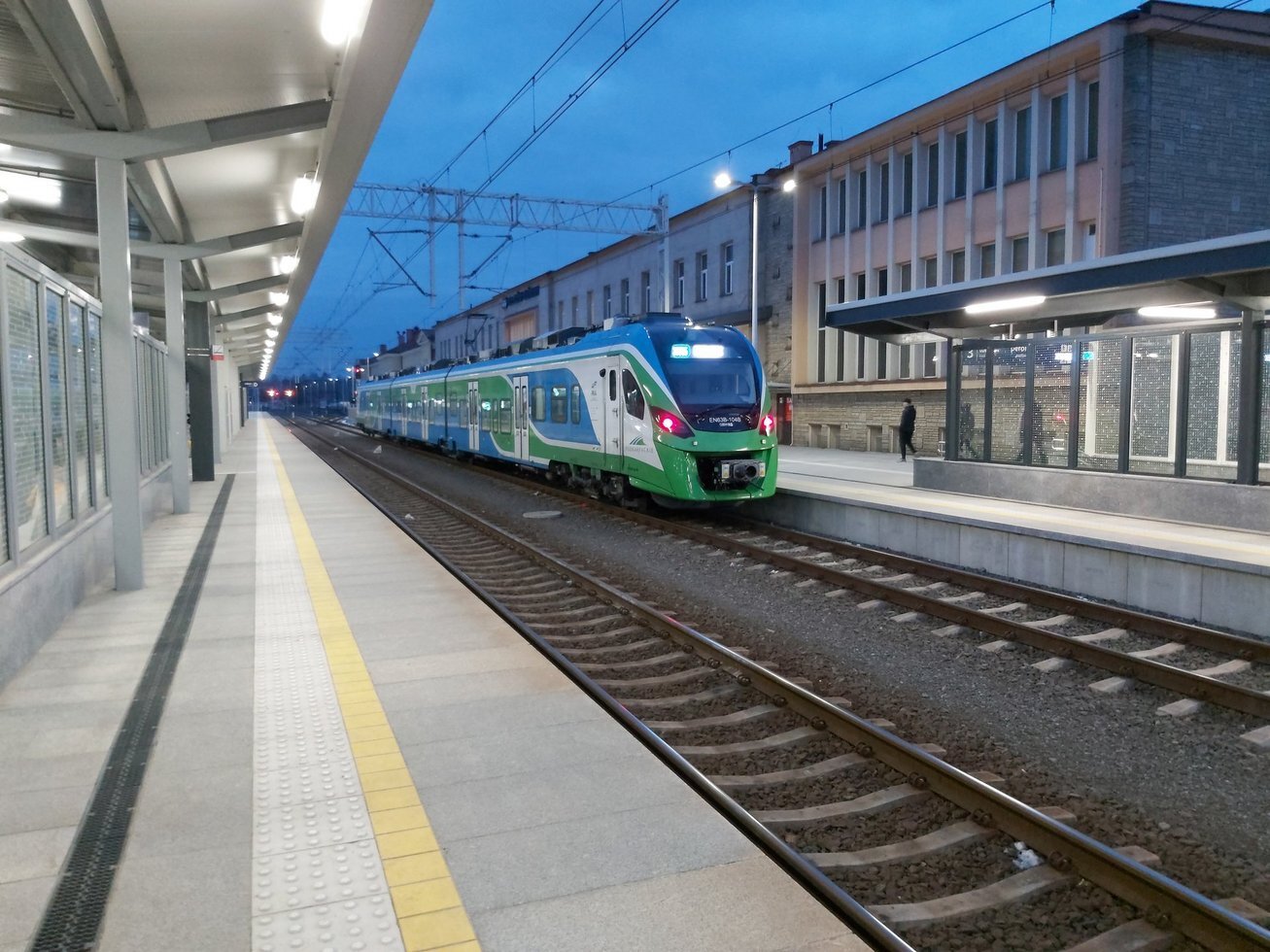 Csm Zmodernizowana stacja Rzeszow Glowny nowe perony i oswietlenie fot PLK Kamil Mergel af7cf17c3e