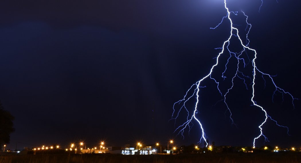 Csm lightning 3367538 1920 44eaf0a738