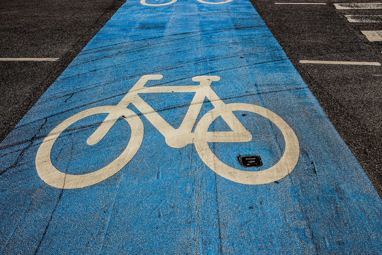 Cycle path 3881171 1920
