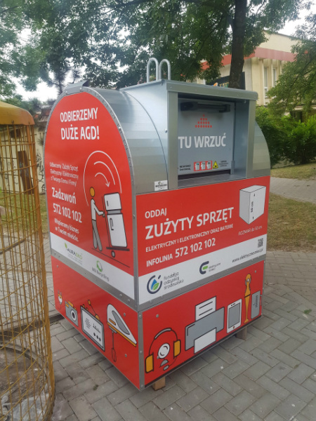 Czerwone pojeminiki elektrosmieci auraek