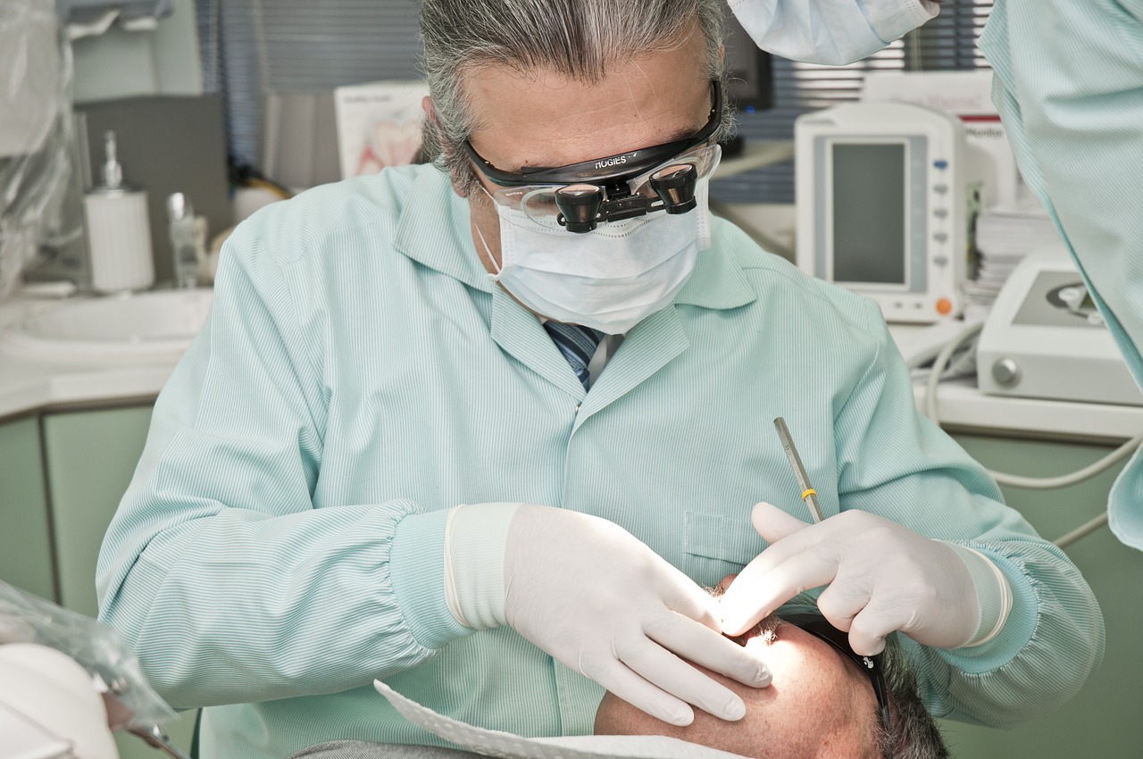 Dentysci tylko w pilnych przypadkach