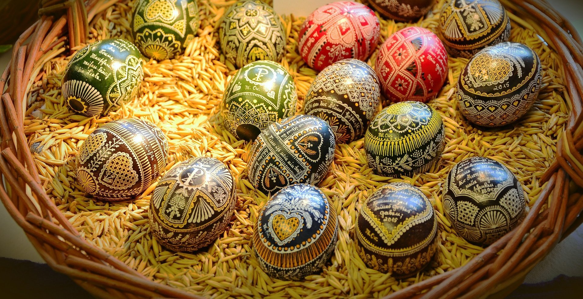 Easter eggs 637110 1920