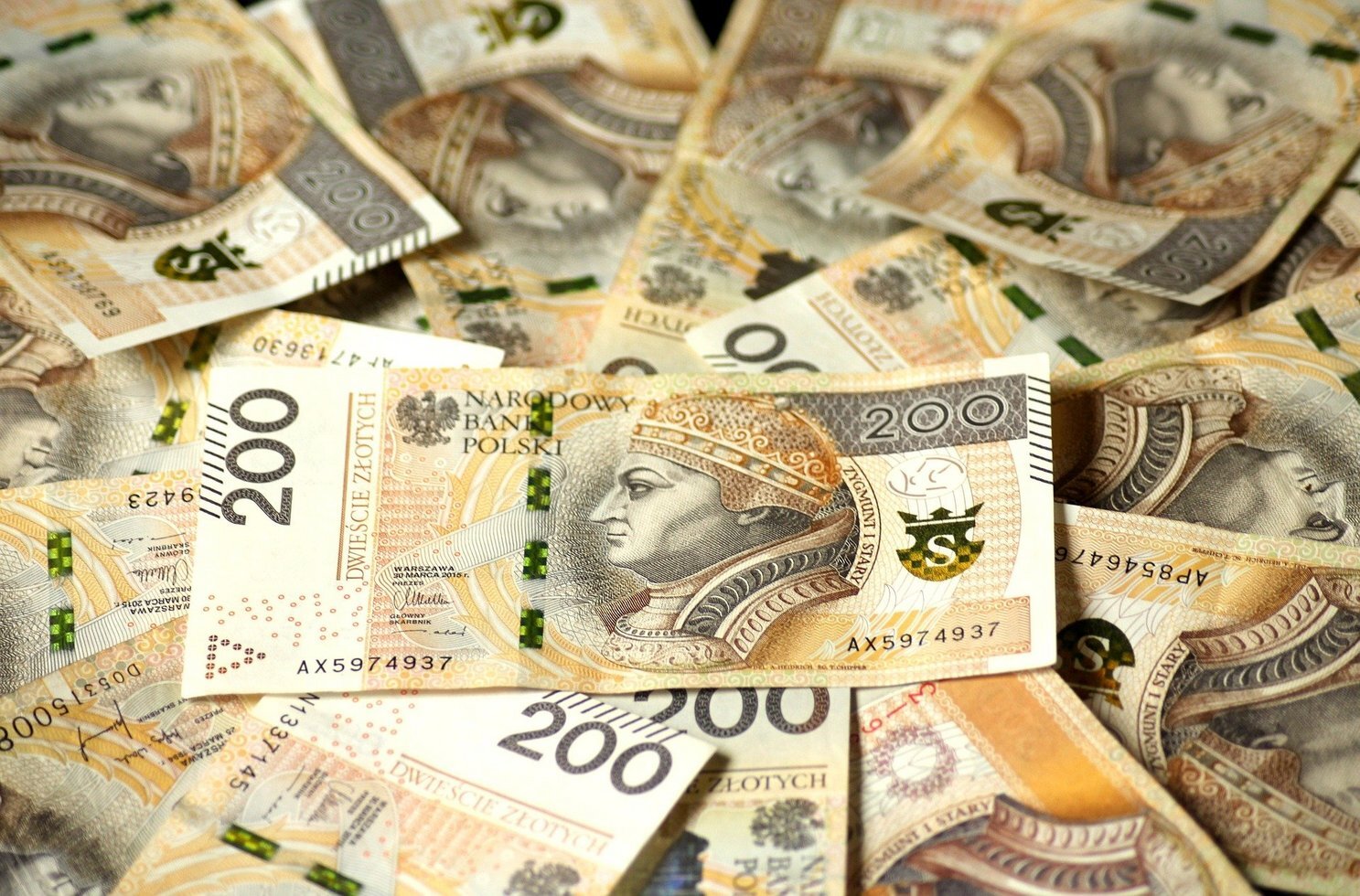 Euro banknotes 4122079 1920 01