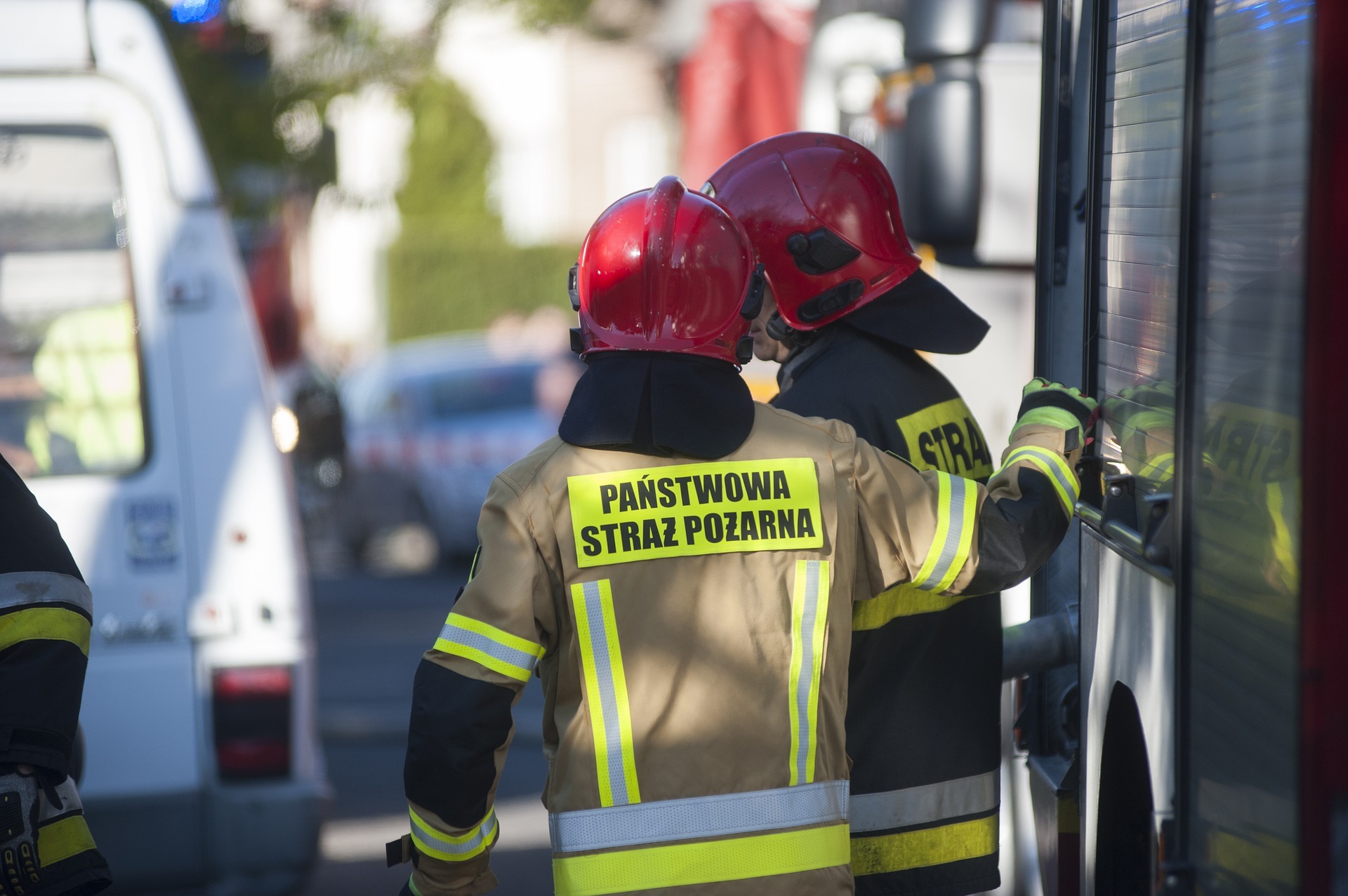 Fire brigade 4225087 1920 01