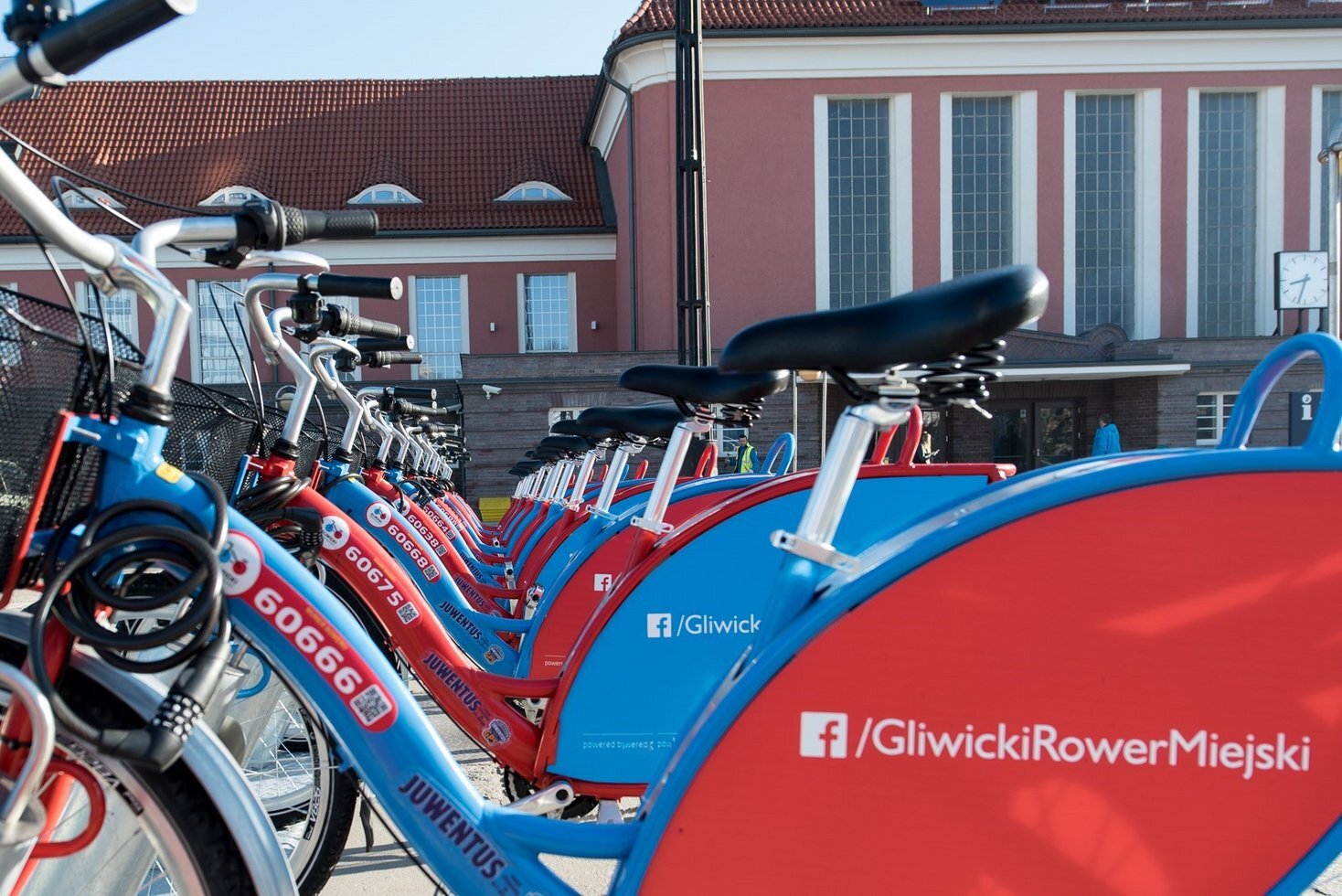Gliwice dworzec 2048 8 32856476134 wybrane