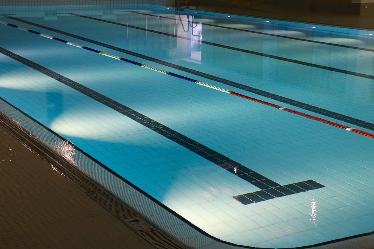 Indoor swimming pool 735309 1280