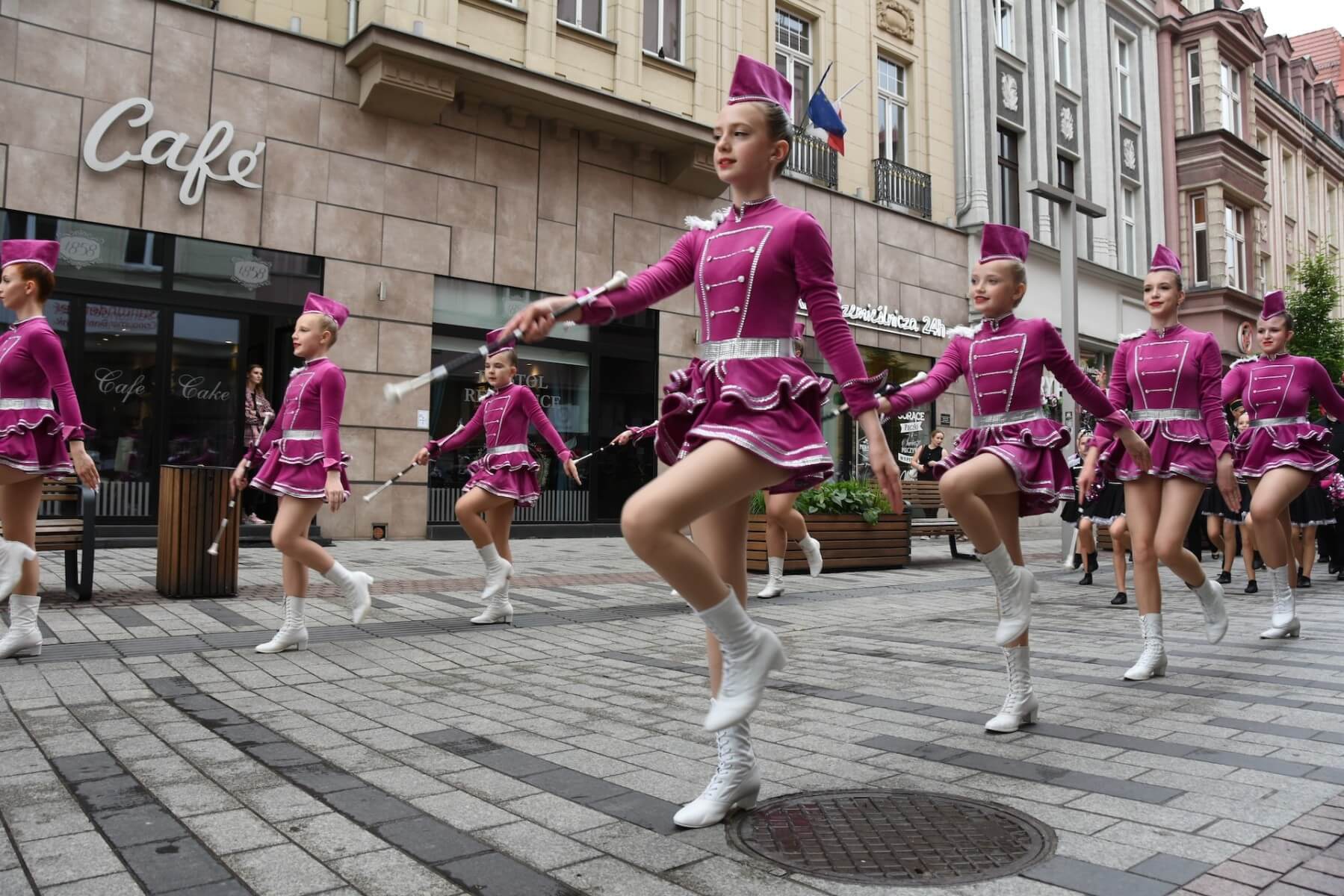 Kostiumowy pochod operowy 1