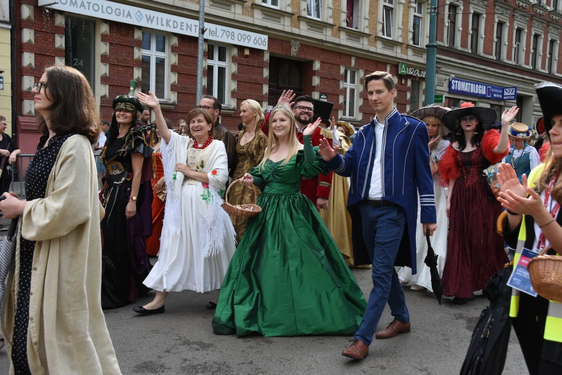 Kostiumowy pochod operowy 3