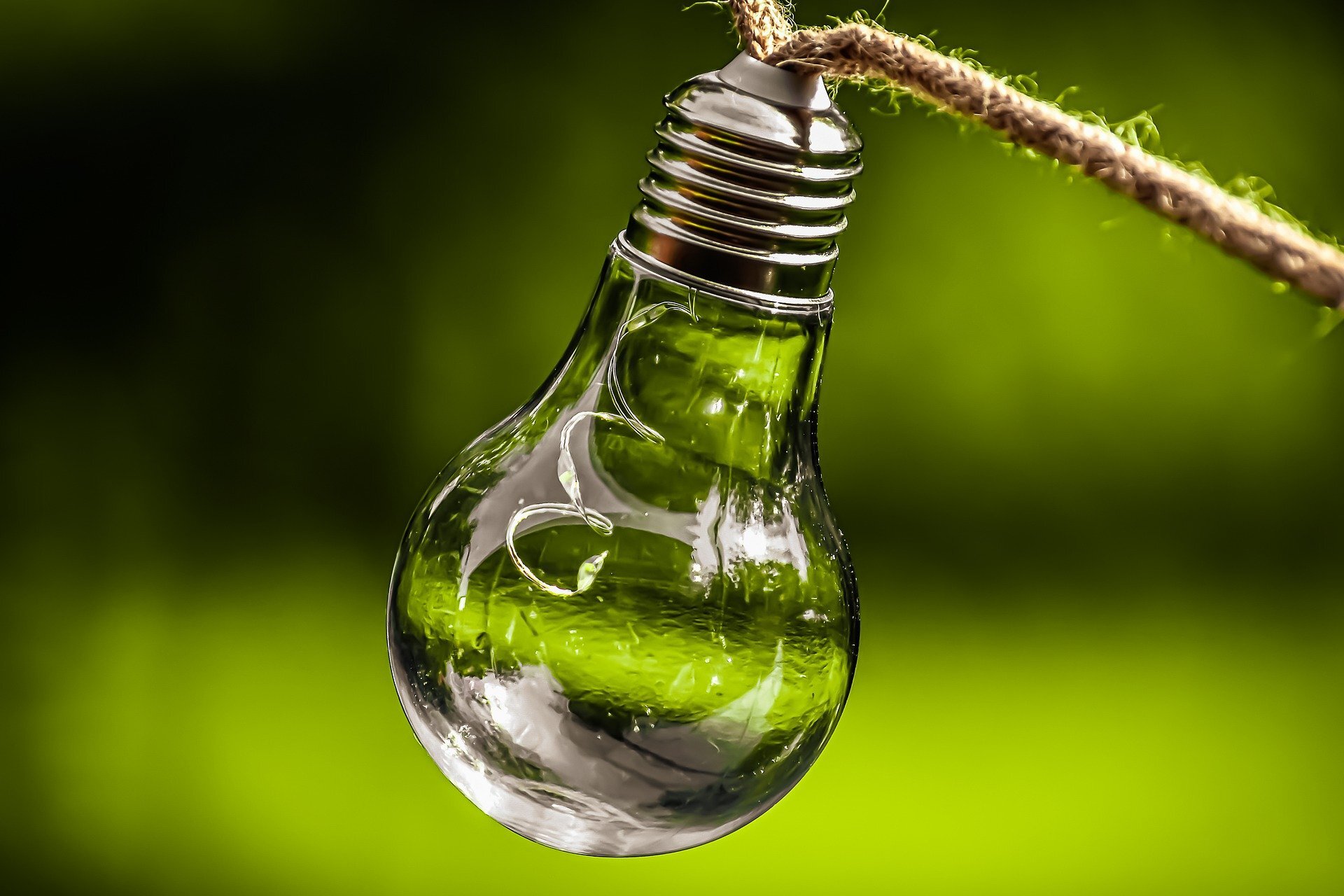 Light bulb 5259340 1920