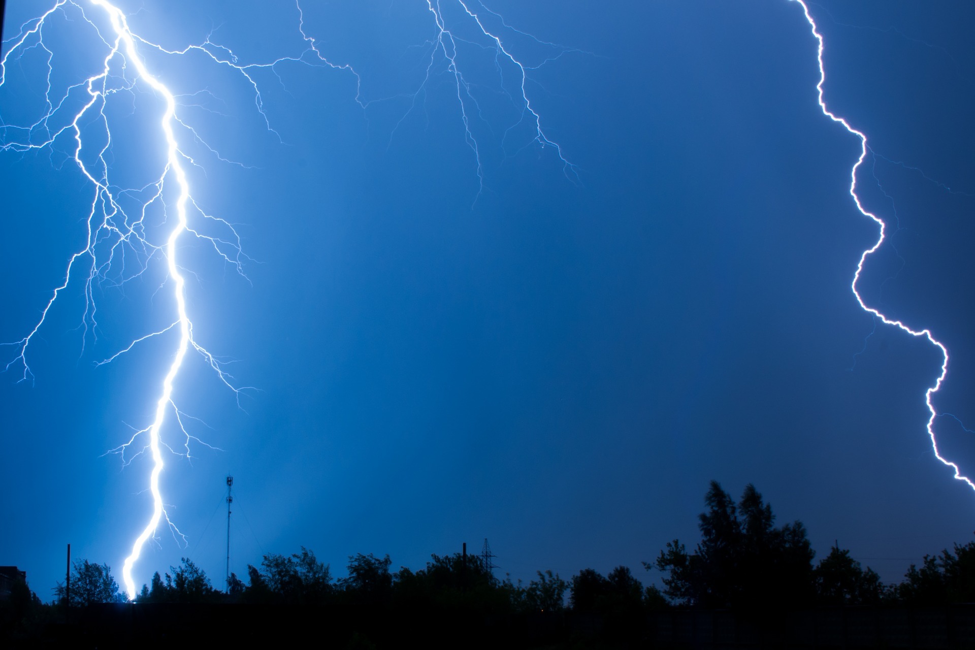Lightning 4013539 1920