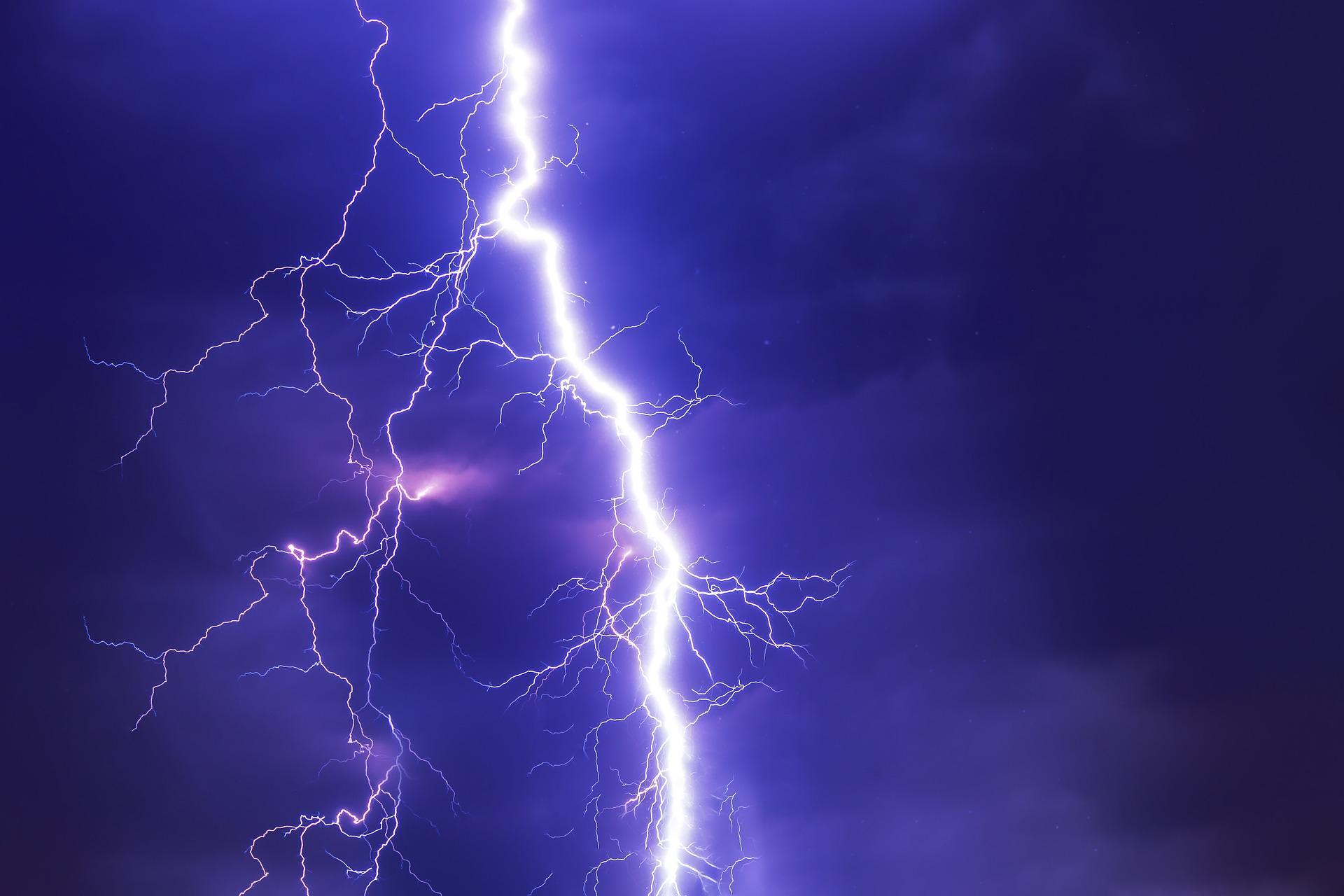 Lightning gc09b1f357 1920
