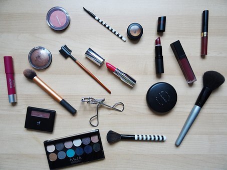 Makeup 2454659 340