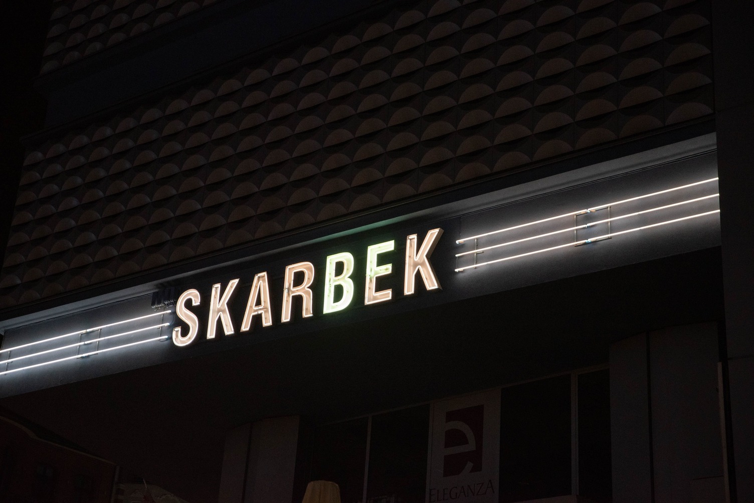 Neon skarbek katowice 2023
