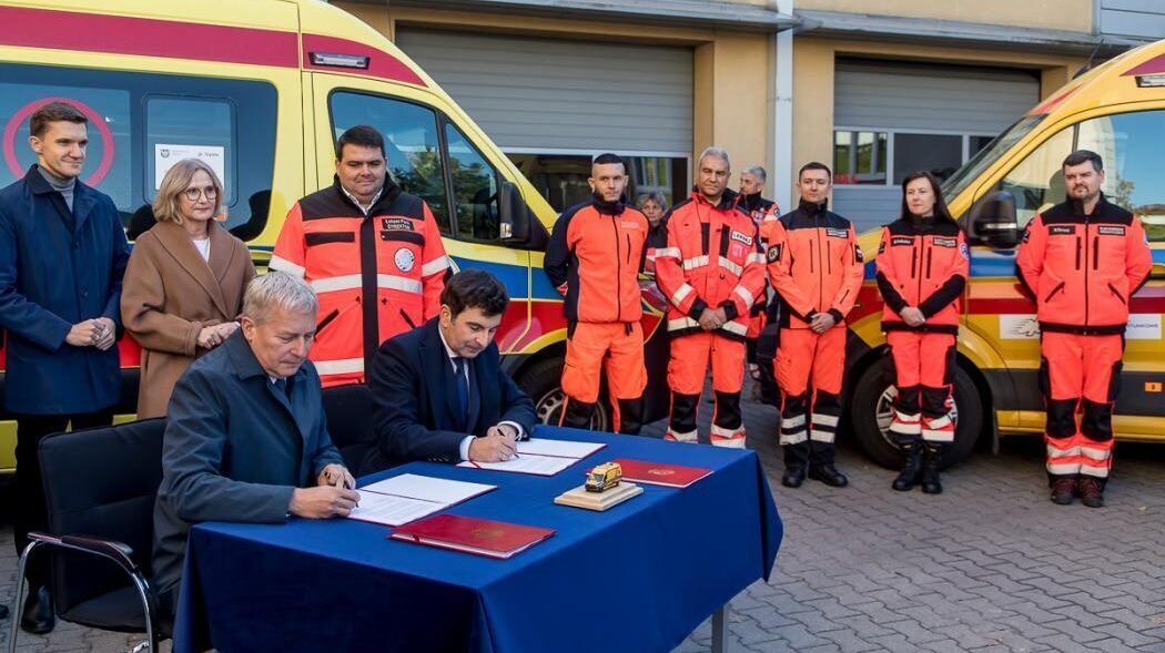 Nowe karetki dla slaskiego