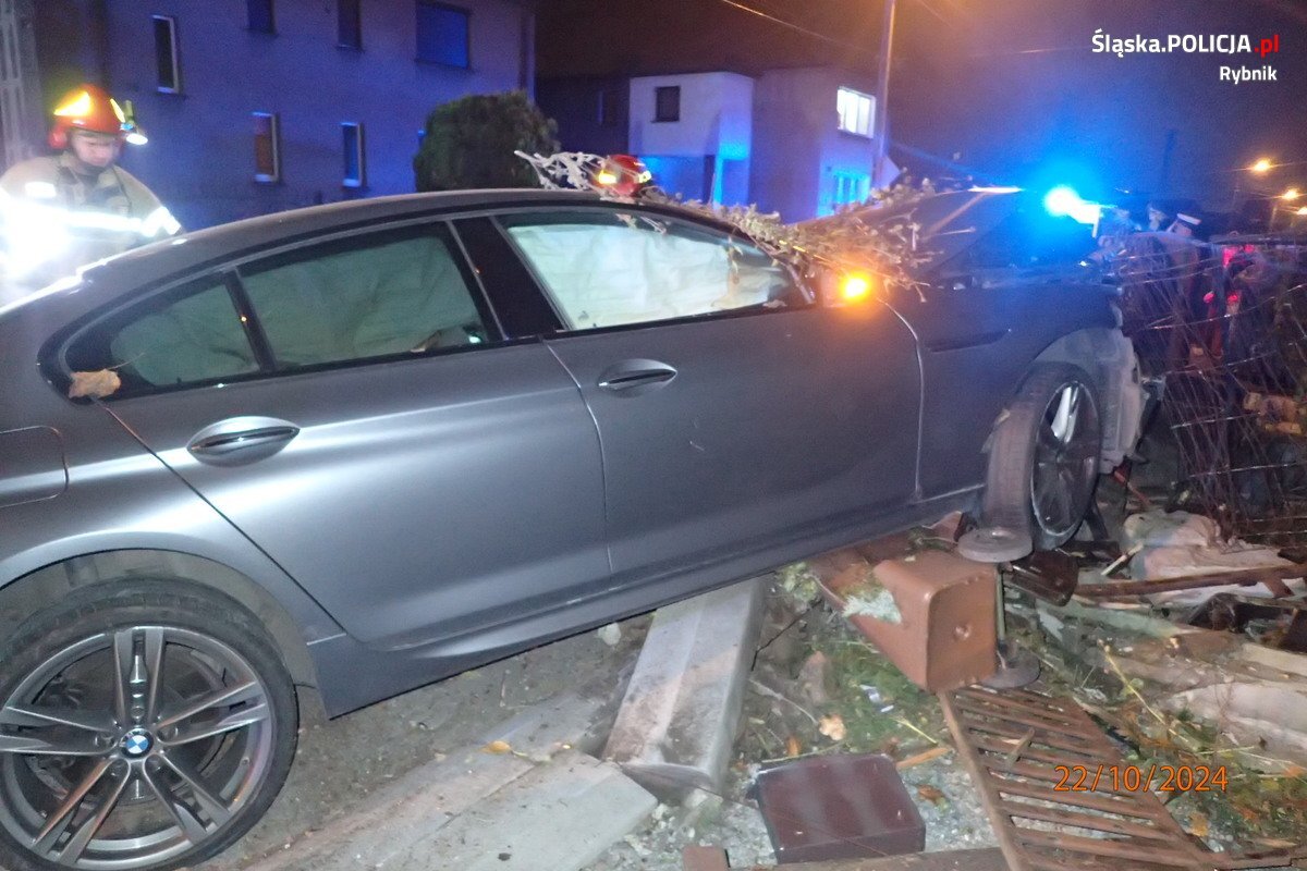 Pijany kierowca wjechal w ogrodzenie