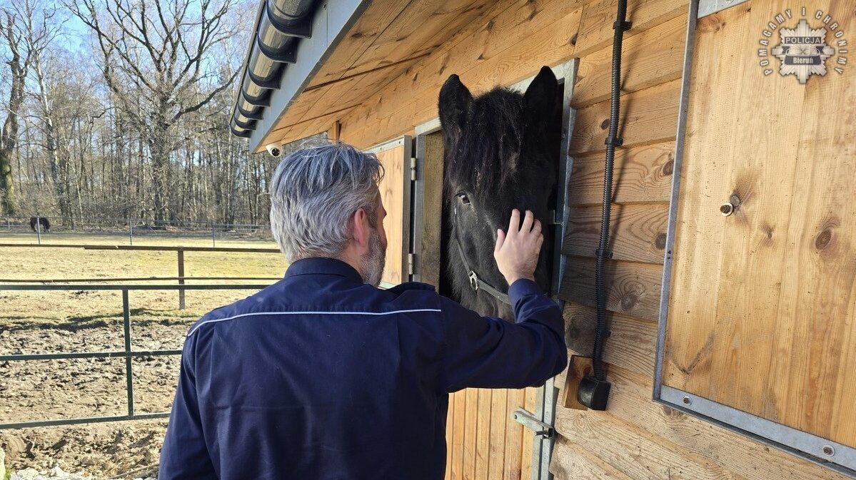 Policjanci z bierunia wsparli zwierzeta