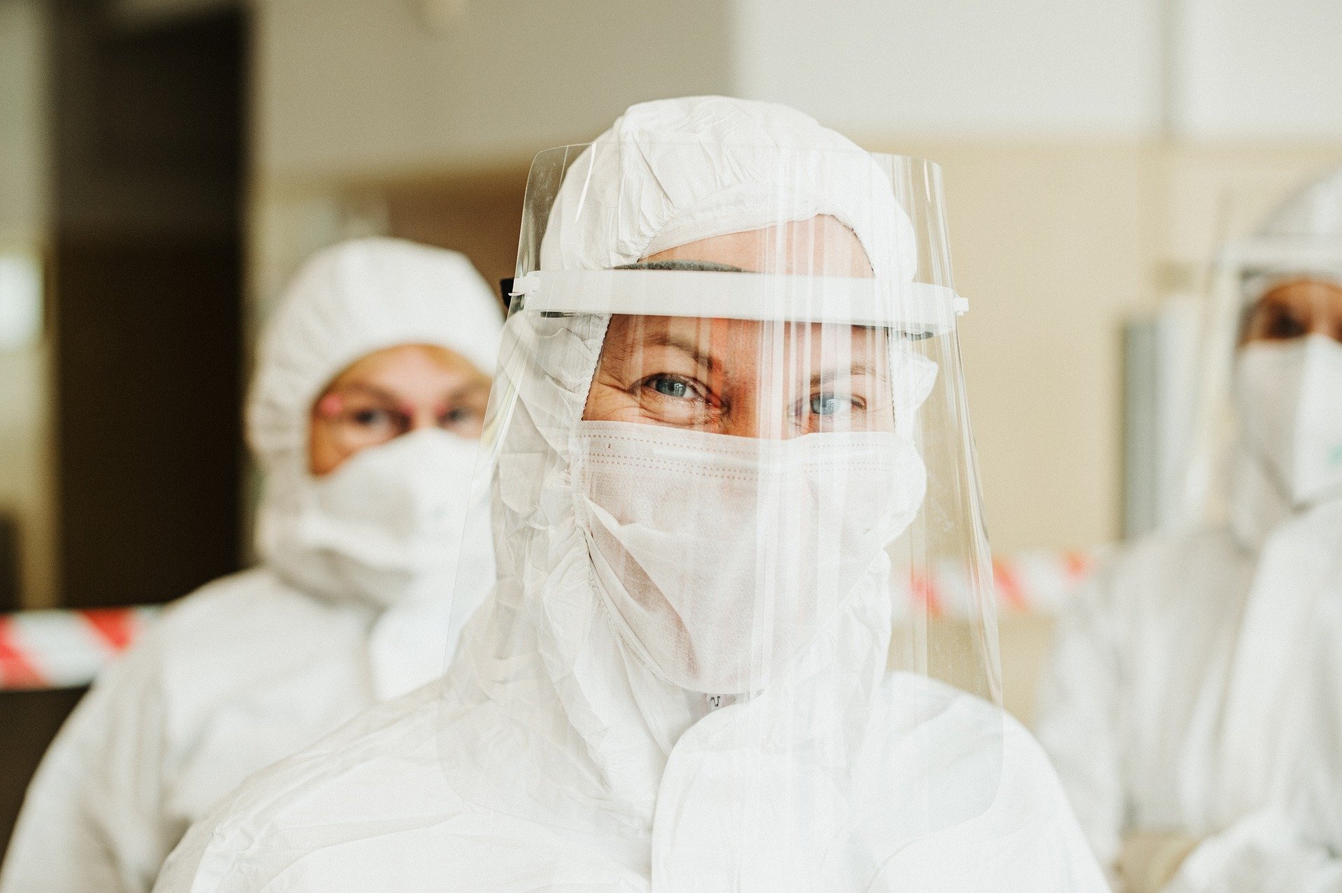 Protective suit 5716753 1920 01