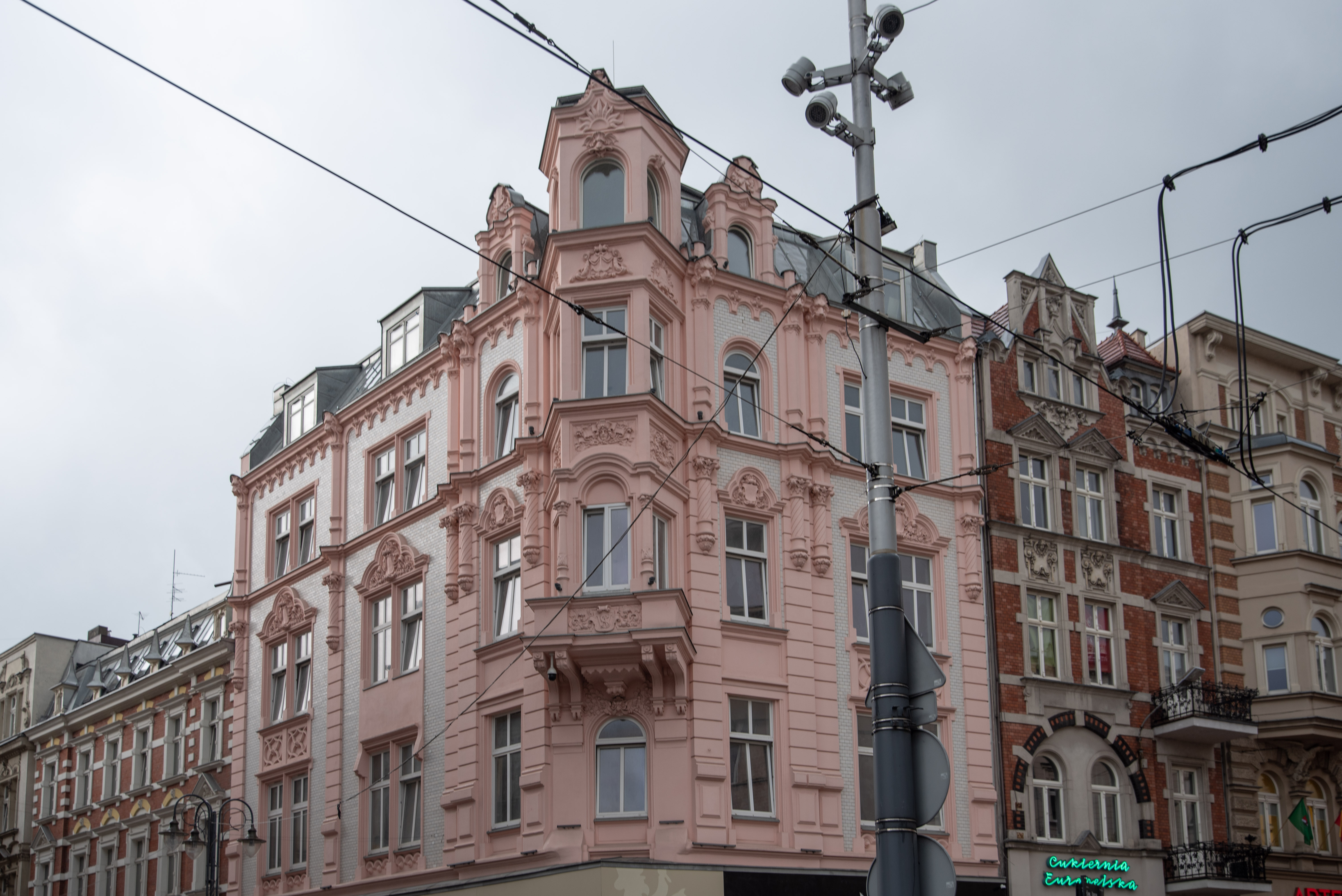 kamienica róg staromiejskiej i św. Jana