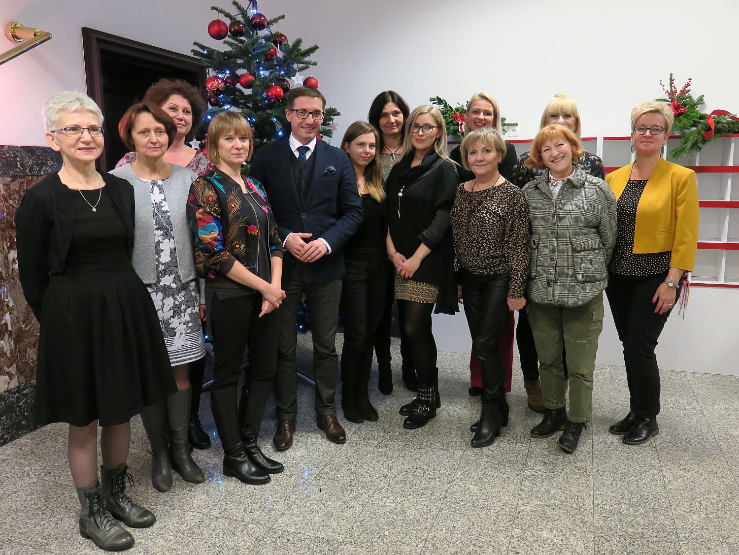 Rada kobiet podczas spotkania inaugurujacego jej dzialalnosc fot L Tyl