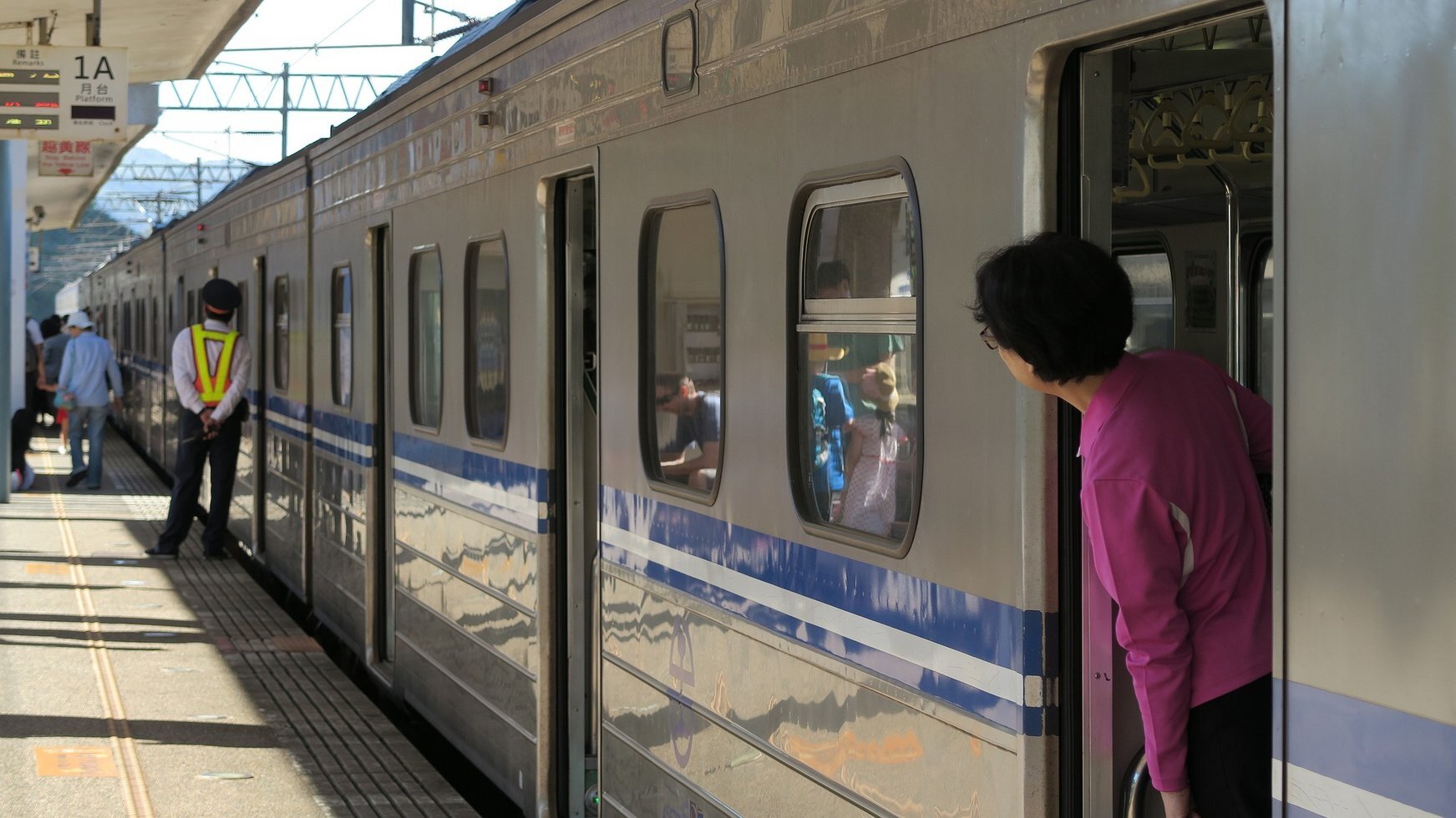 Railway train 3147377 1920