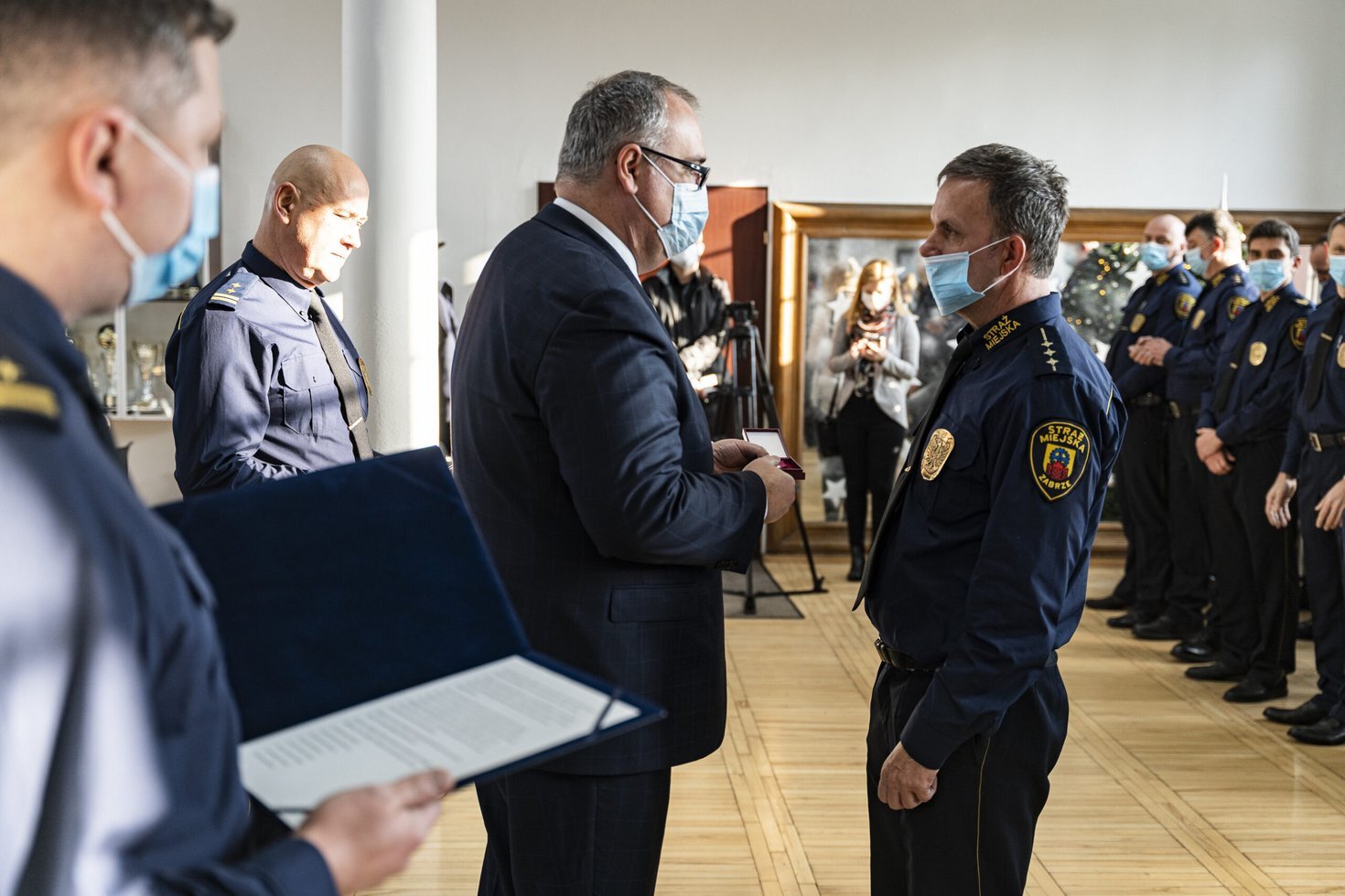 Straz miejska odznaczenia i wozy grudzien 2021 fot Pawel Ja Nic Janicki 029 scaled