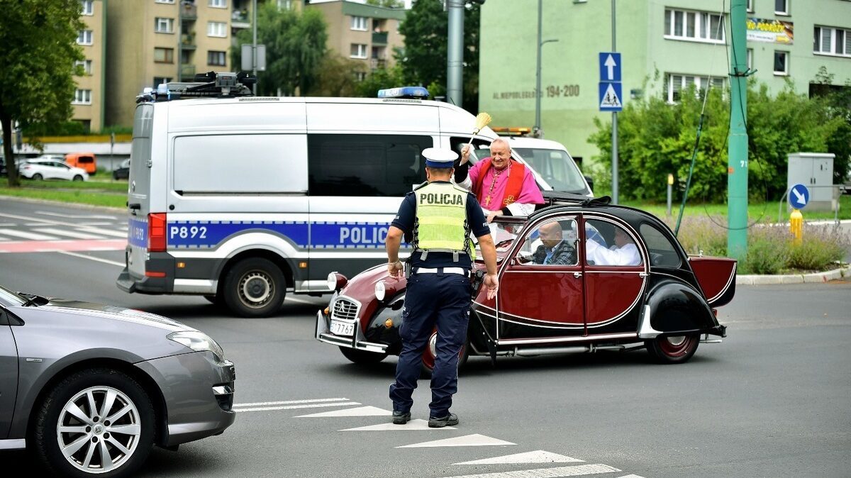 Swiecenie pojazdow tychy