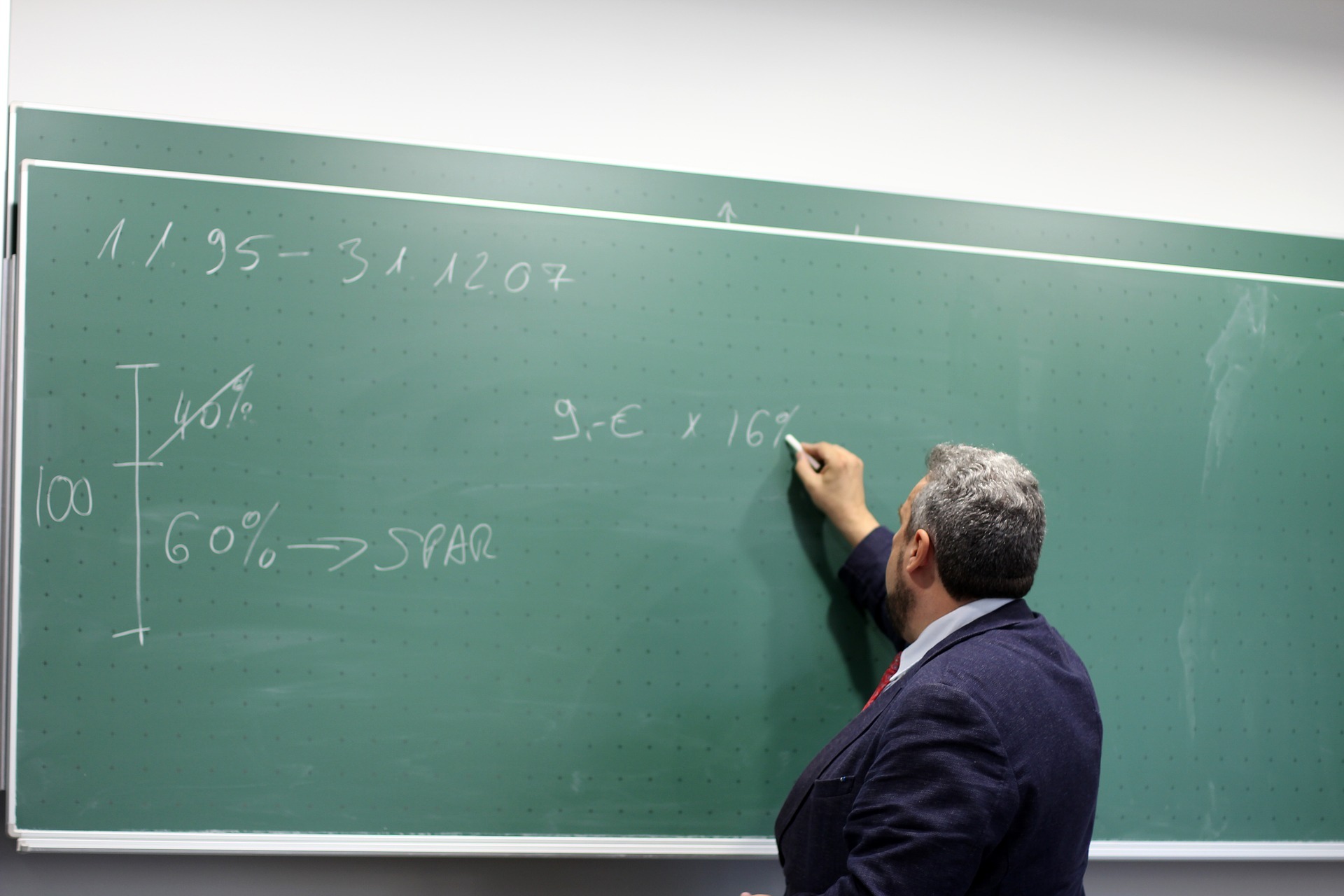 Teacher 2454399 1920