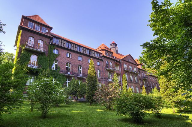 Tn Zespol budynkow sanatoryjnych w Wodzislawiu Wilchwach