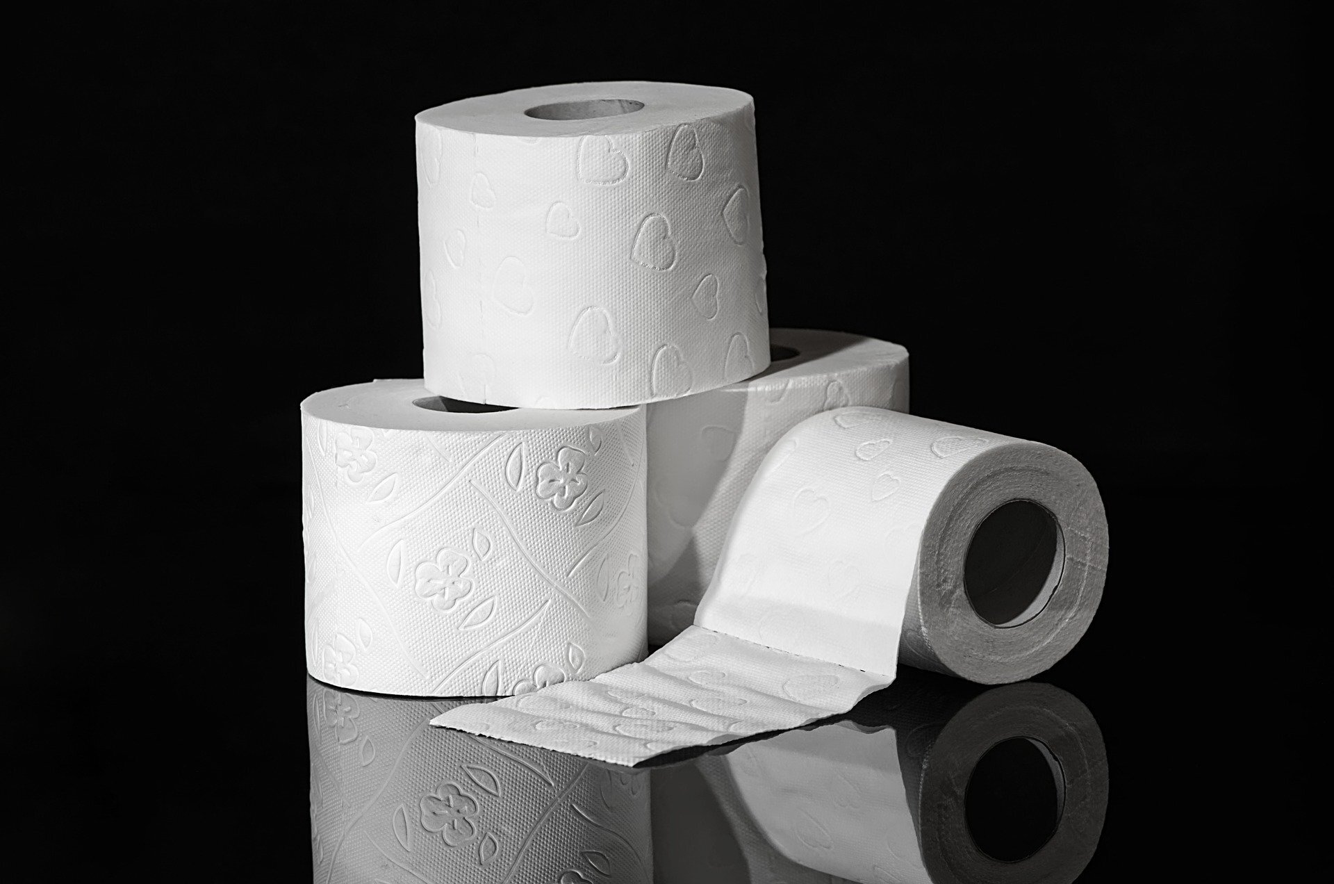 Toilet paper 3964492 1920