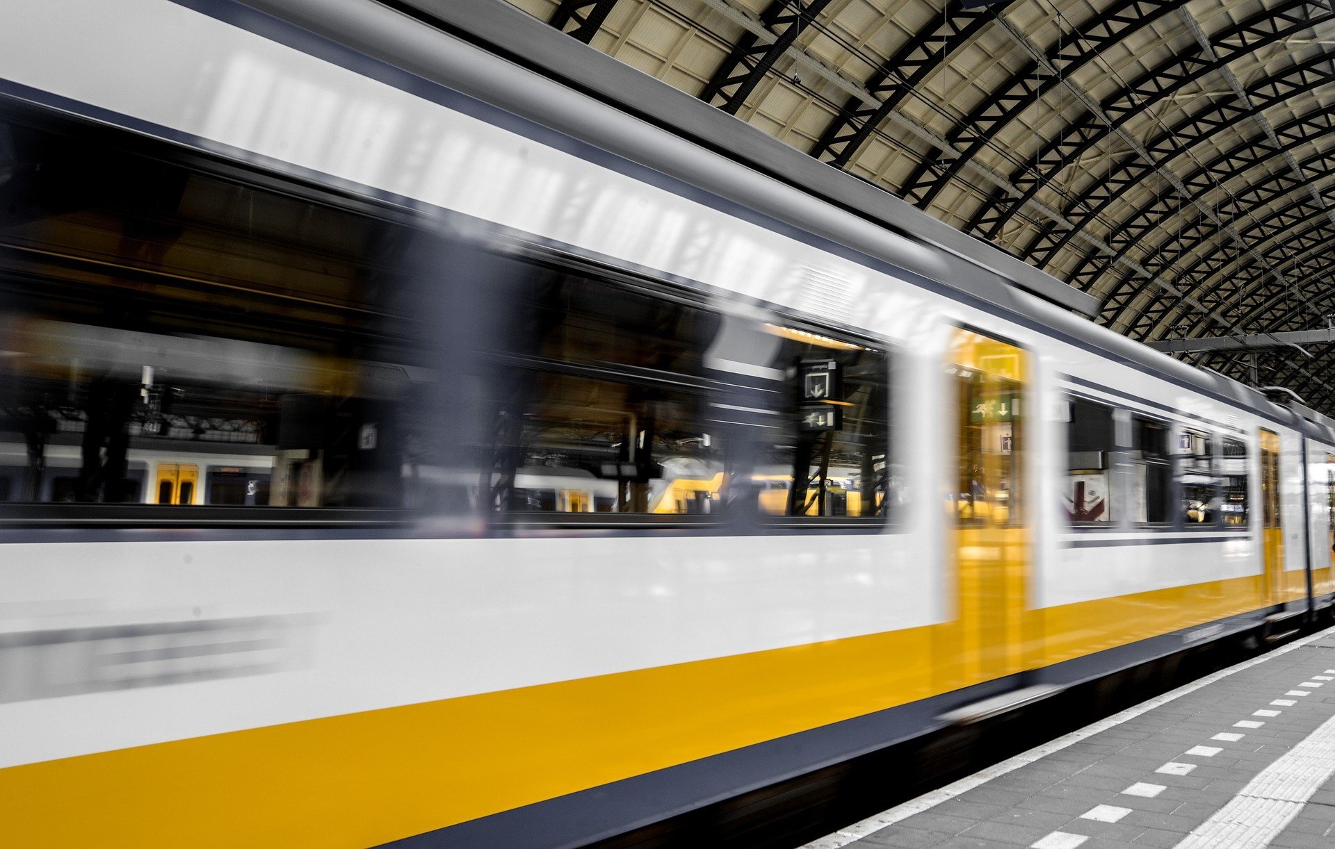 Train 3714601 1920