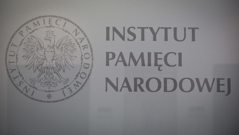 Walcza z IPN o pomnik