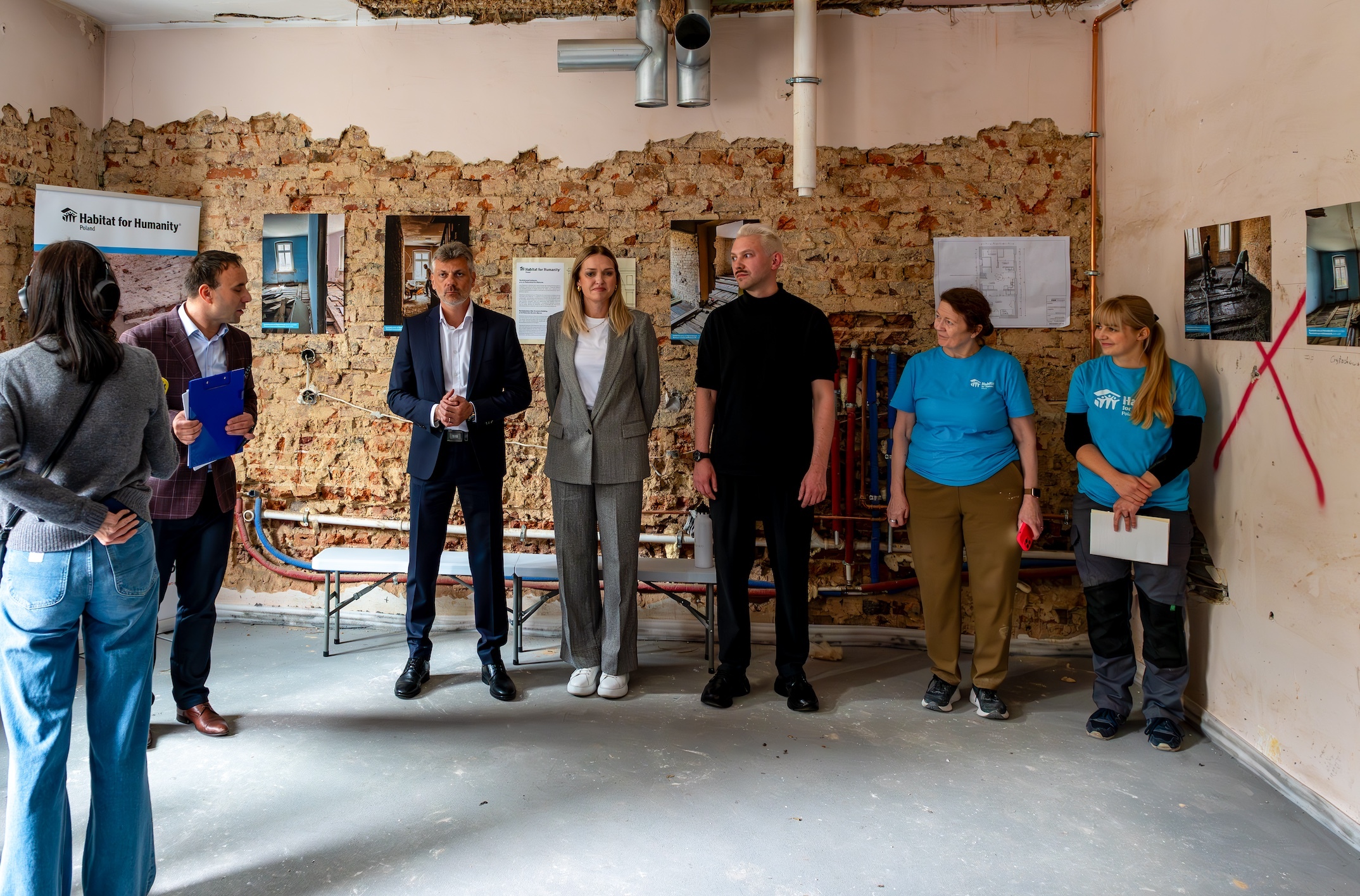 Wolontariusze z usa remontuja mieszkania w bytomiu