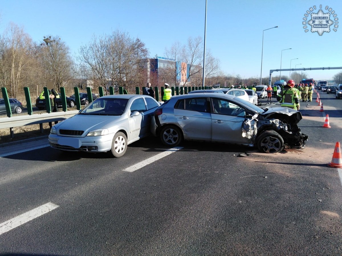 Wypadek na s52 w bielsku